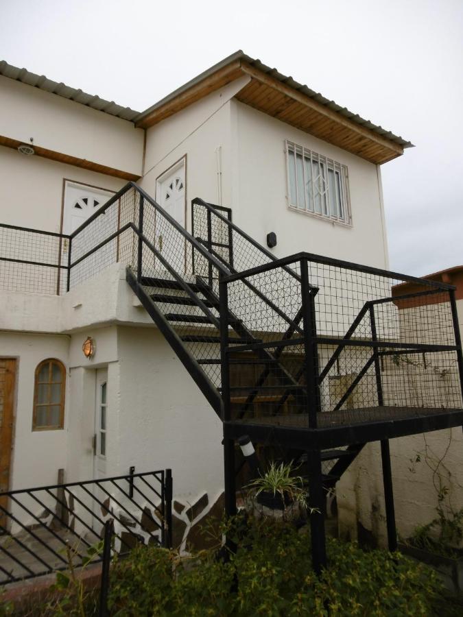 Hostel La Casa De Tounens Puerto Madryn Exterior photo